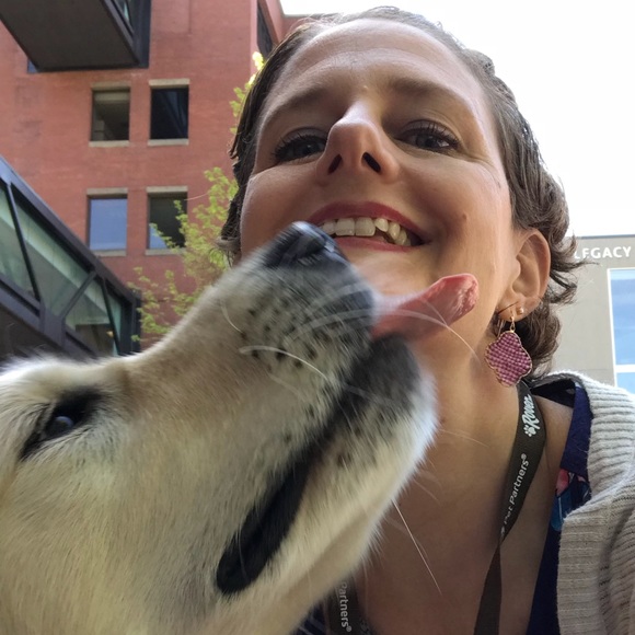 Meet your Posher, Annelise - Picture 1 of 1